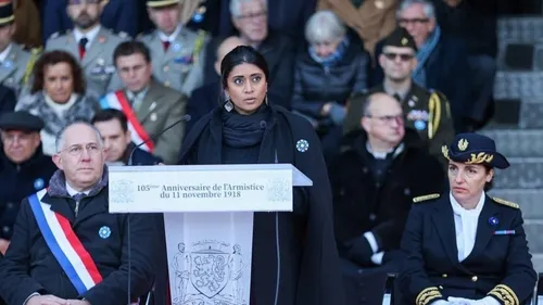 La porte parole du gouvernement agressée alors qu’elle collait des...