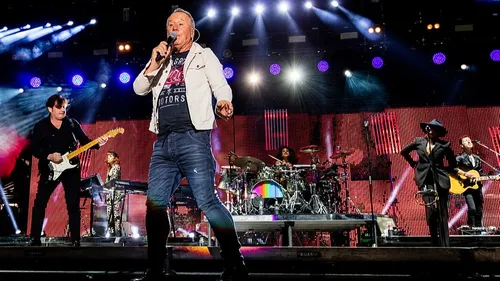"Vision Thing" : le premier single du prochain album de Simple Minds