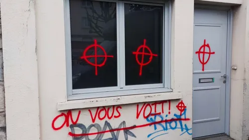 Tags racistes : une nouvelle association bordelaise cible de...