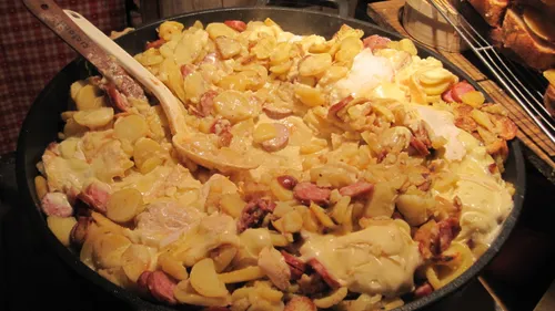 Une tartiflette de plus de 2 tonnes cuisinée pour soutenir les...