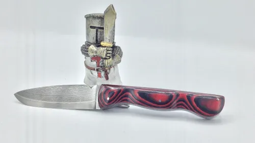 Dans l’Yonne, Julien Wayenburg est coutelier d’art