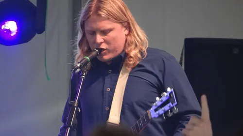 "Hello, hi" : un nouvel album pour Ty Segall