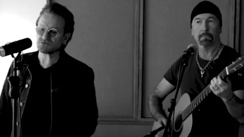 50 ans du "Bloody Sunday" : Bono et The Egde offrent une superbe...