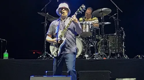 Ecoutez Weezer sur Weezify