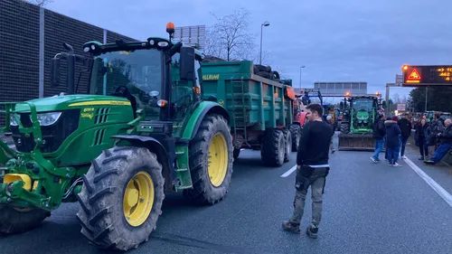 Agriculteurs : la rocade bordelaise bloquée
