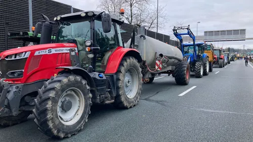 Agriculteurs :  le blocage sur la rocade bordelaise levé ce...