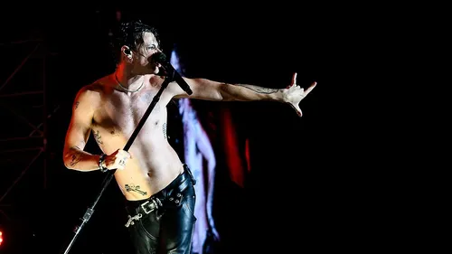 Yungblud fait une pause et annule un festival 