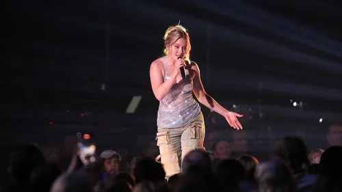 Zara Larsson se révèle dans Up Close : un documentaire poignant au...