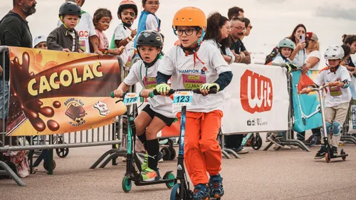 À vos marques, prêts, trottinez ! La Grande Course de Trottinettes...