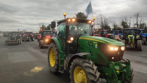 Agriculteurs : des blocages sur les autoroutes d'Ile-de-France ce...