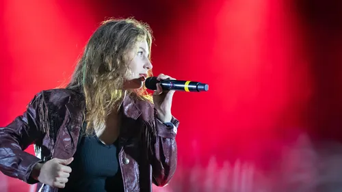 INTERVIEW. Adé, l’ex chanteuse de Thérapie Taxi, dans le Loiret