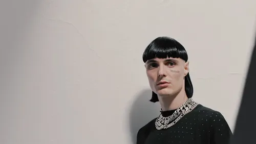 Aime Simone dévoile son troisième et nouvel album REV 