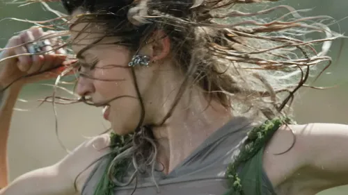 Angèle accusée de plagiat après la sortie de son clip "Dis-le"