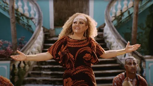 Anna Torres - Afric'Anna