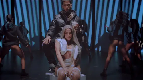 Anuel AA, Yailin la Más Viral - Si Tu Me Busca