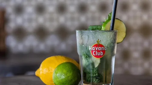 En vacances en Grèce, on les menace de payer 600 euros pour… deux...