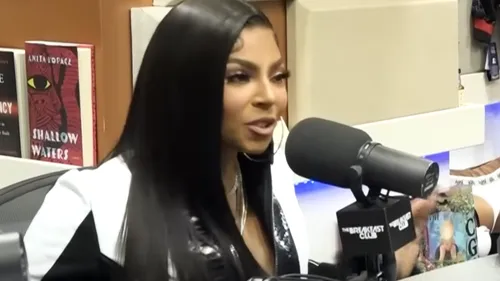 Ashanti révèle qu’un producteur  lui a proposé des titres  à...