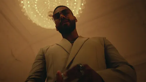 Aventura, Bad Bunny - Volví