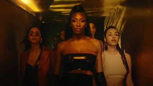 Aya Nakamura - Dégaine (Feat. Damso)