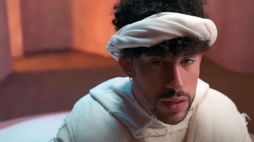 Tainy, Bad Bunny, Julieta Venegas - Lo Siento BB :/