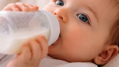 Laits infantiles contaminés : entre urgence sanitaire et verrou...