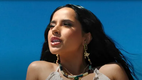 Becky G - Arranca (Feat. Omega)