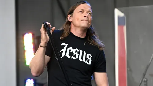 Le chanteur de 3 Doors Down annonce être atteint d’un cancer