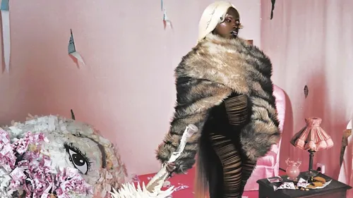 Theodora annonce un nouveau single avec “Miss Kitoko”