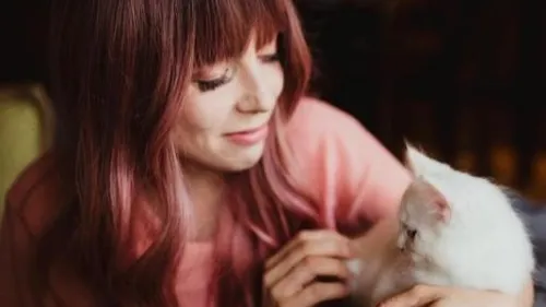 Une influenceuse débourse 23.000 euros pour cloner son chat décédé...