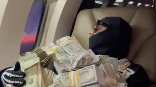 6ix9ine provoque une panne du réseau mobile à Cuba en jetant des...