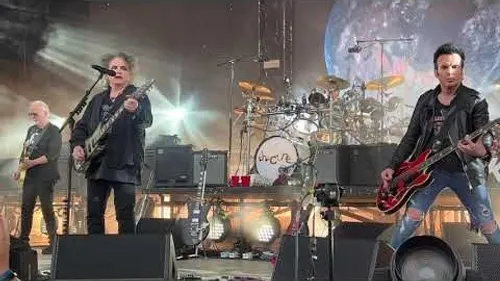 The Cure annonce la date de sortie d’"Alone" avec un extrait 