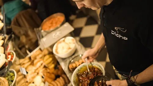 On découvre le "Tamal" une spécialité colombienne.