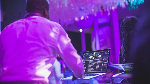  Une nouvelle scène libre des DJ parisiens !