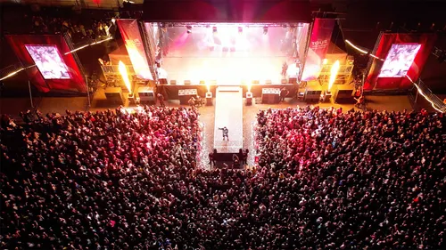 Le Tour Vibration enflamme Châteauroux devant 30 000 spectateurs !