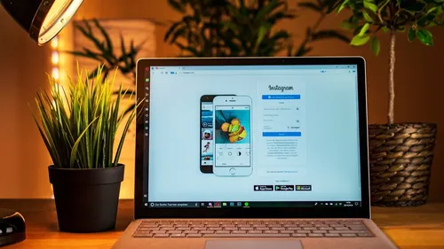 Ambaza : la première école pour devenir influenceur fait polémique...