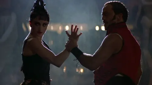 Ce tube de Police réinventé pour "Moulin rouge !"