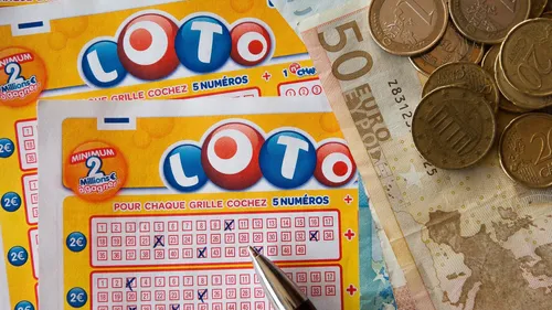 Elle joue au loto, ses cinq numéros tombent en même temps à...