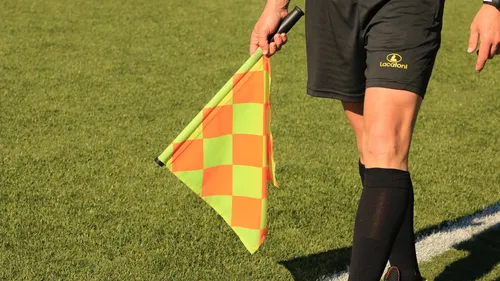 Sarthe : un arbitre frappé lors d'un match de football amateur