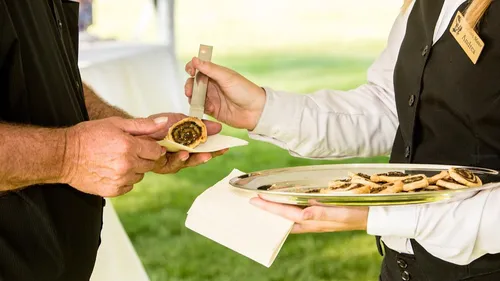 Elle glisse du cannabis dans son banquet de mariage et se fait arrêter