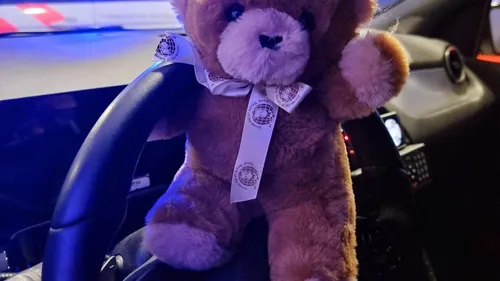 Un enfant de 4 ans vole la voiture de ses parents pour aller se...