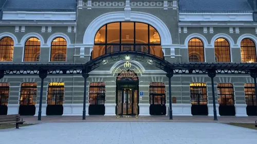 Espagne : Une gare fantôme transformée en palace !