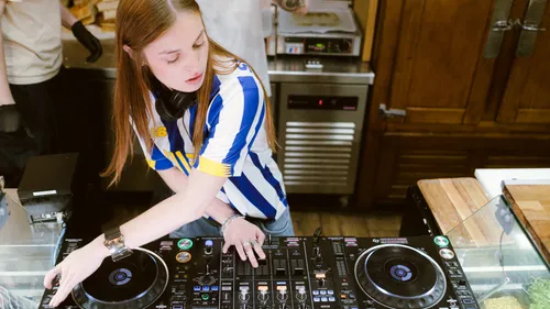 Un soirée électro dans une crêperie, ça vous dit ?