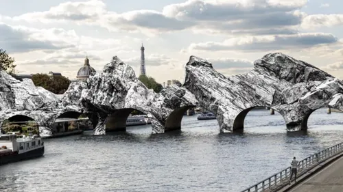 JR transforme le Pont-Neuf, ça débute ce 11 Mai !