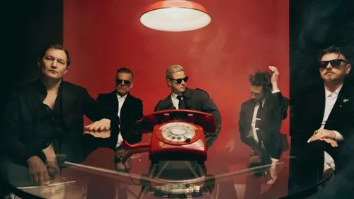 Interpol annonce "This Mirror Weighs A Ton" et dévoile deux singles