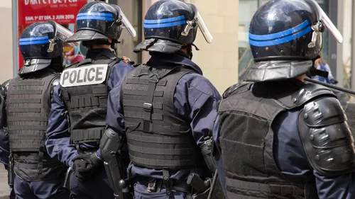 Commerces pillés : pourquoi l’État payera avant les casseurs
