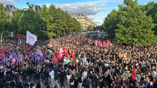 Manifestation contre l'extrême droite place de la République à...