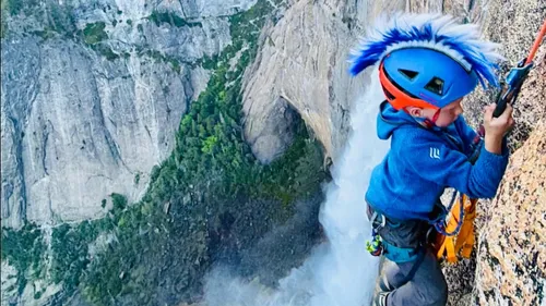 À seulement 7 ans, il gravit l'une des falaises les plus célèbres...