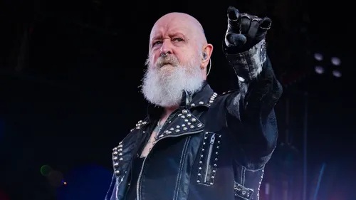 Judas Priest sort "War Pigs" à la veille du concert d’adieu de...