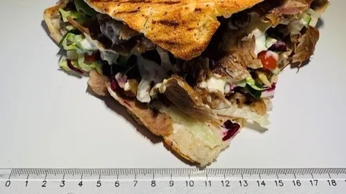 Un agent de sécurité agressé à coup de kebab