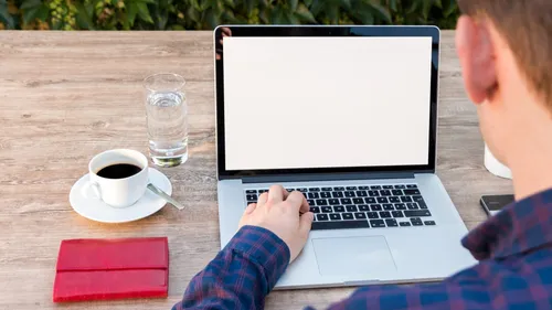 Il gagne 7500 euros par mois en travaillant 10 minutes par jour